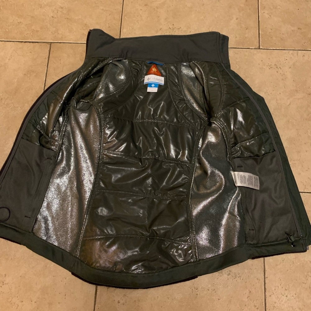 Columbia mixed media plush athletic jacket. Size XS. - Picture 9 of 10